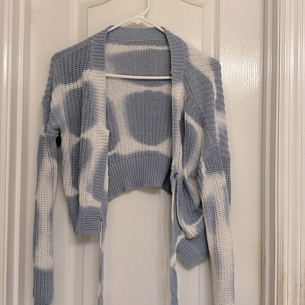 Tie up Aeropostale sweater, never worn